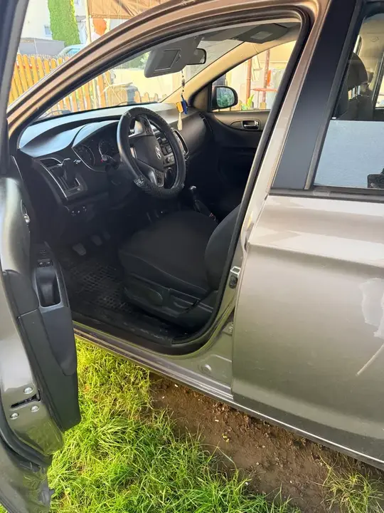 Hyundai I20 2013 photo 2