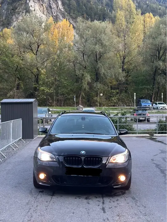 BMW 5 Series 2009 photo 2