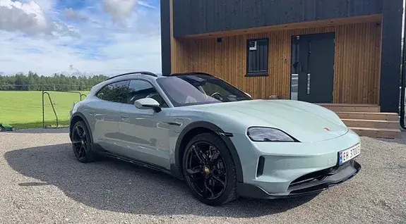 Porsche Taycan 4