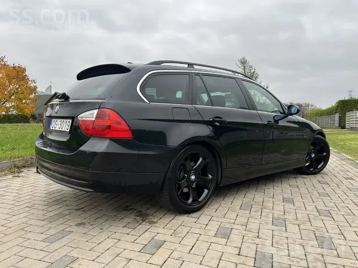 BMW 325 2006 photo 2