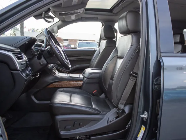 Chevrolet Suburban 2019 photo 2