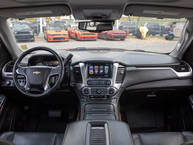 Chevrolet Suburban 2019 photo 3