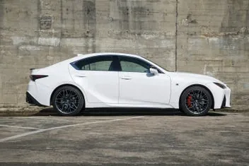 Lexus Is 500 2023 photo 3