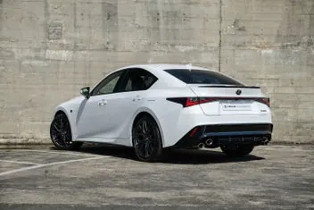 Lexus Is 500 2023 photo 4
