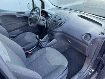 Ford Tourneo Courier 2016 photo 2
