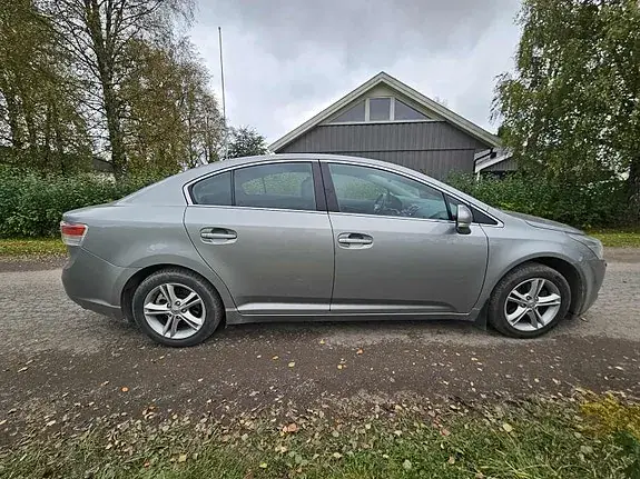 Toyota Avensis 2009 photo 4