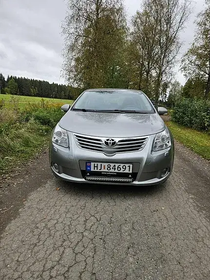 Toyota Avensis 2009 photo 2