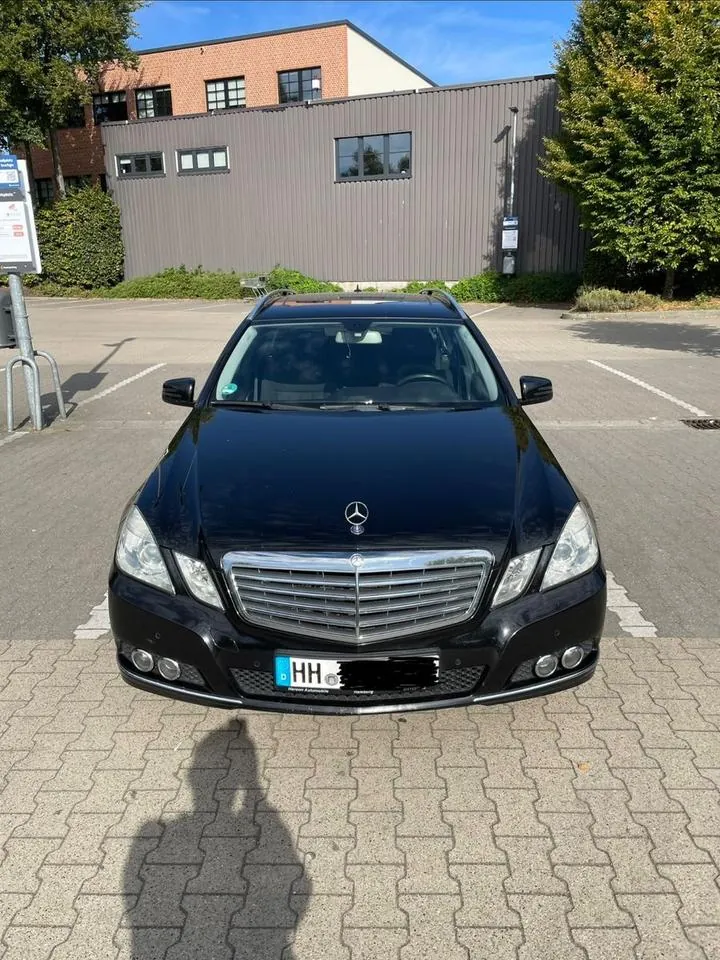 Mercedes-Benz 220