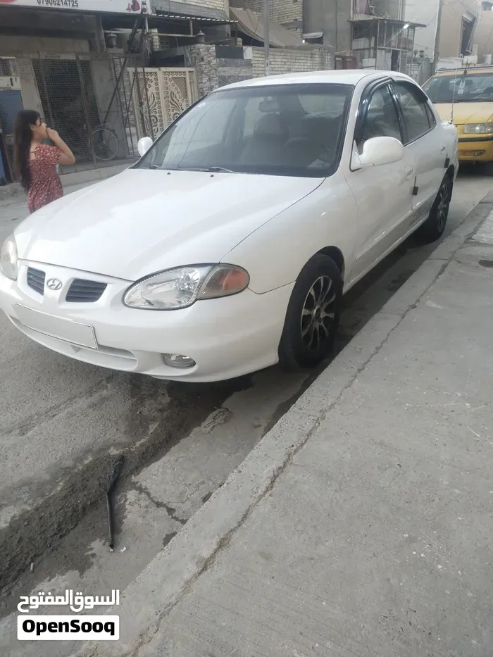 Hyundai Elantra 2000 photo 2