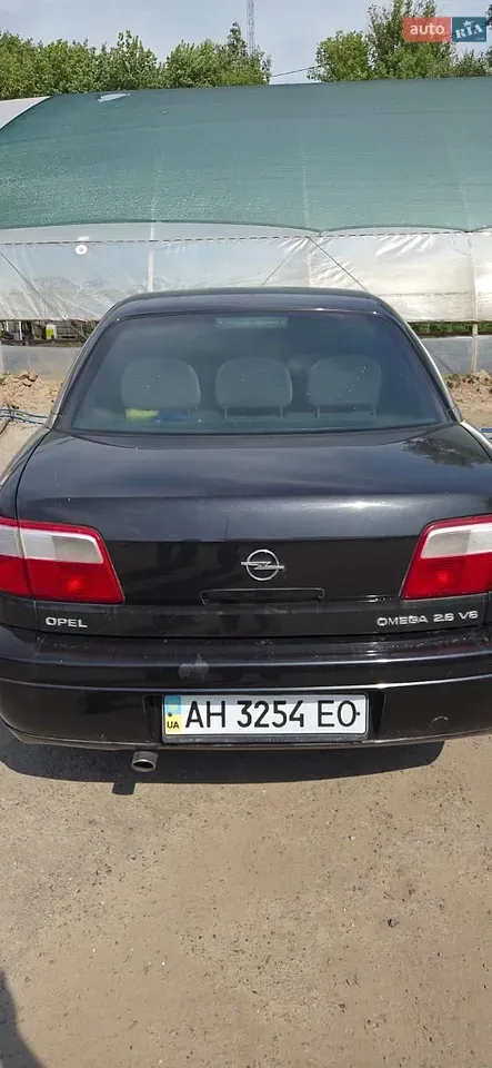 Opel Omega 2002 photo 3