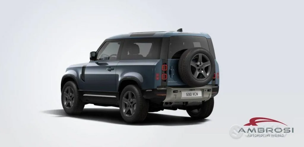 Land Rover Defender 2026 photo 3
