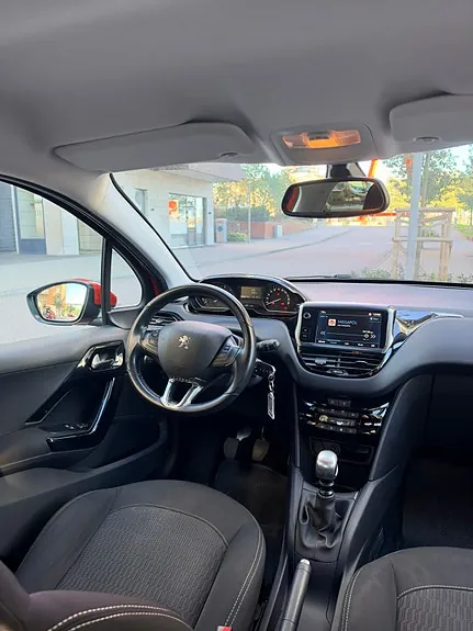 Peugeot 208 2018 photo 4