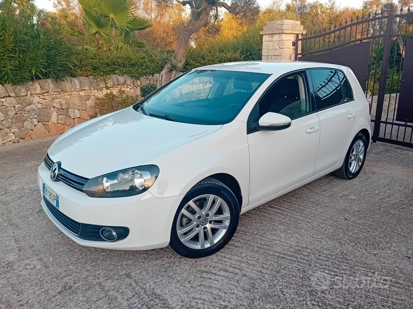 Volkswagen Golf 2012 photo 2