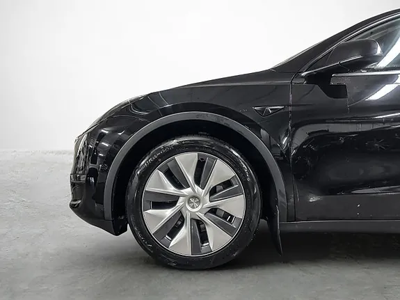 Tesla Model Y 2023 photo 3