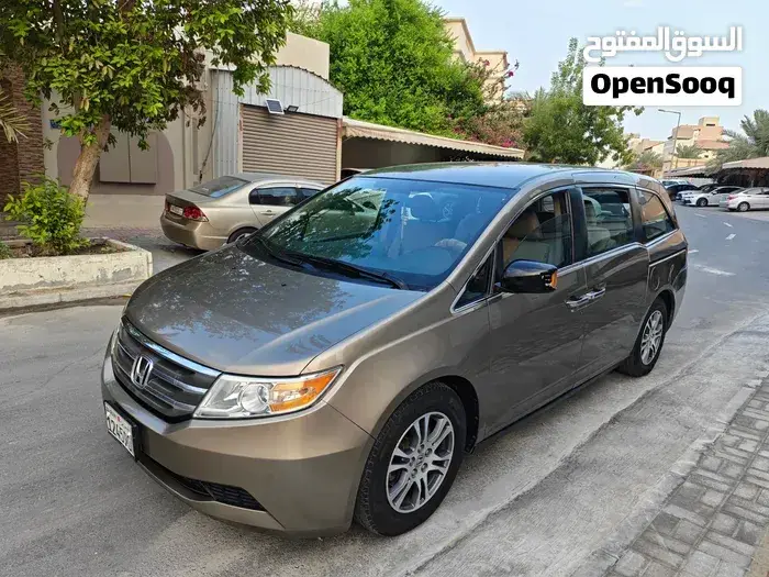 Honda Odyssey 2011 photo 3
