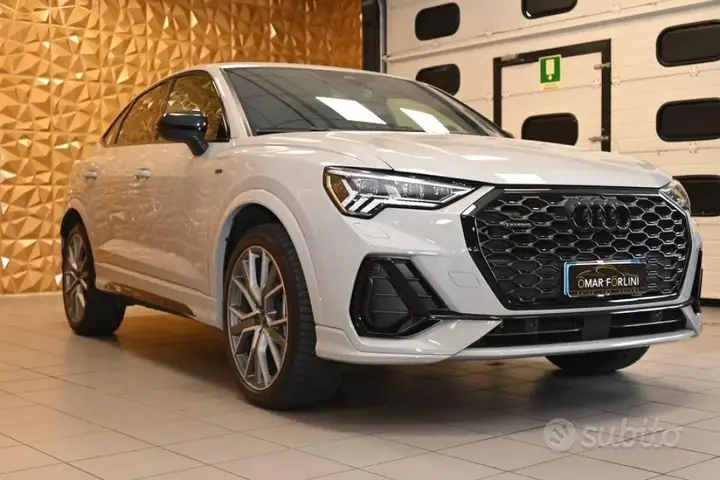 Audi Q3 2021 photo 2