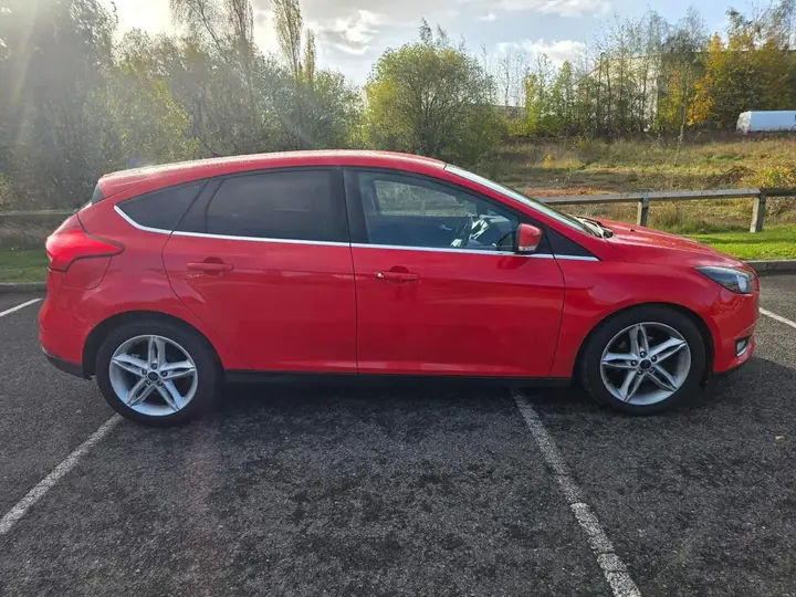 Ford Focus 2015 photo 2