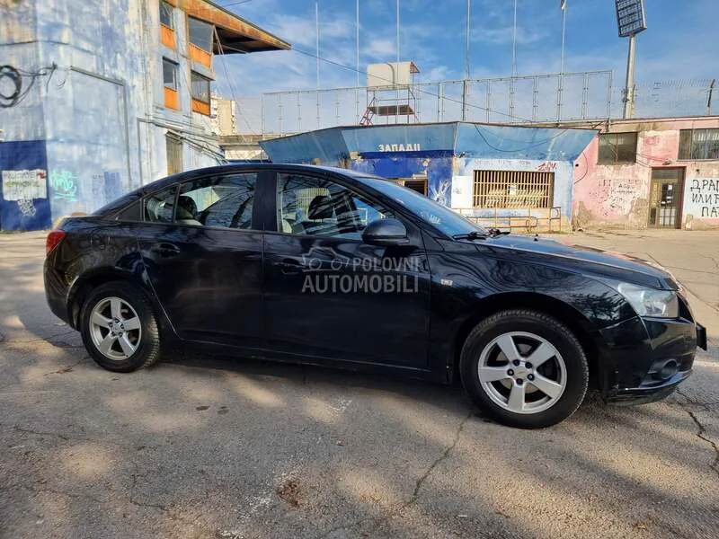 Chevrolet Cruze 2010 photo 3