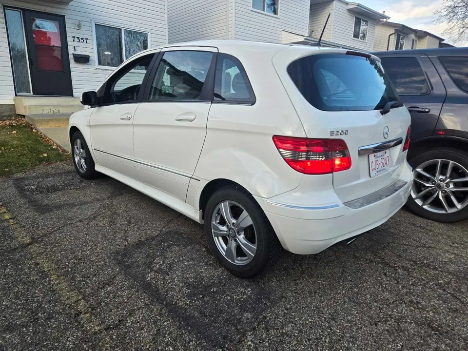 Mercedes-Benz B-Class 2010 photo 4