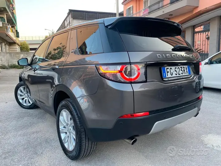 Land Rover Discovery Sport 2016 photo 3
