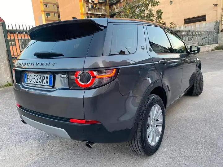 Land Rover Discovery Sport 2016 photo 2
