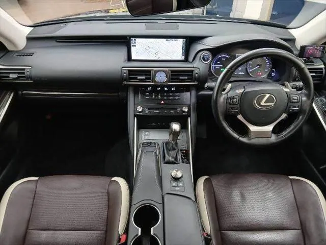 Lexus Is 2017 photo 3