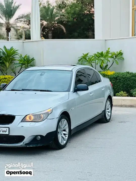 BMW 5 Series 2010 photo 2