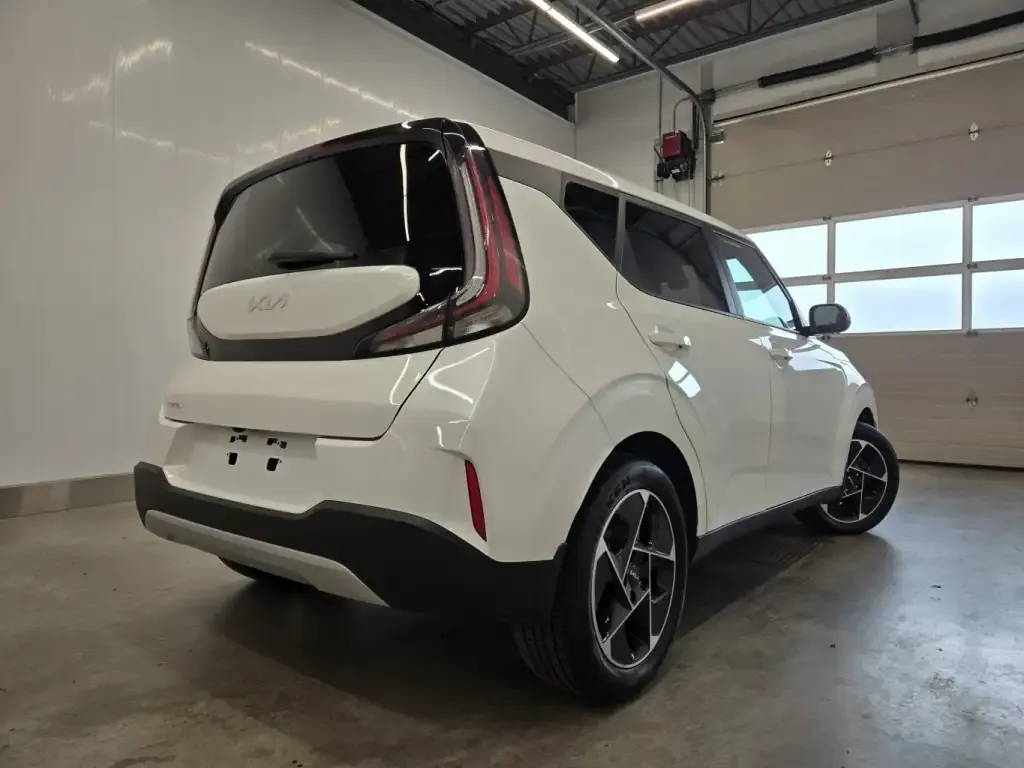 Kia Soul 2023 photo 3