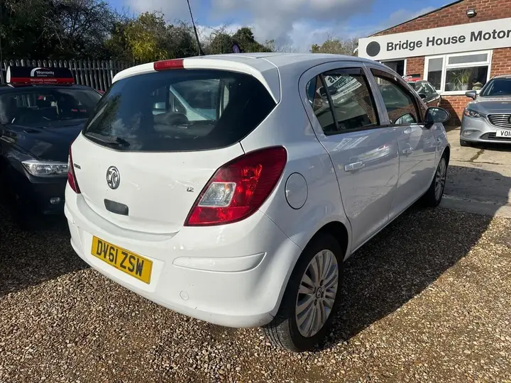 Vauxhall Corsa 2011 photo 5