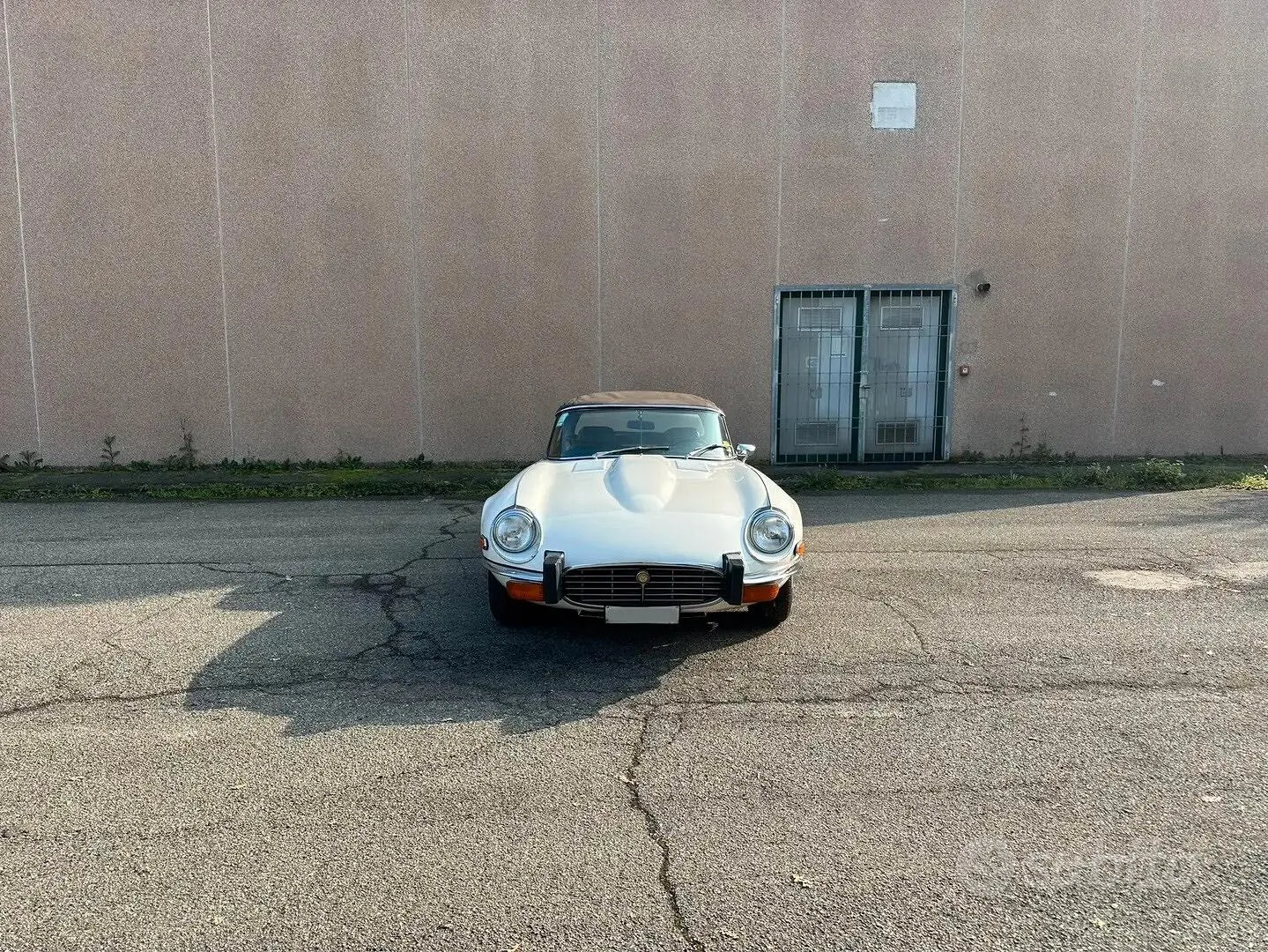 Jaguar E-Type 1970 photo 5