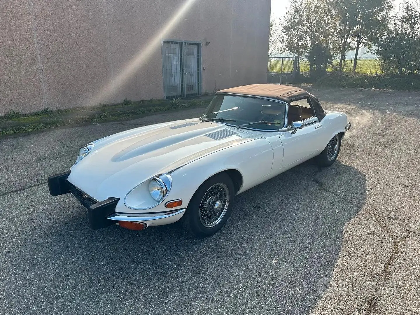 Jaguar E-Type 1970 photo 3