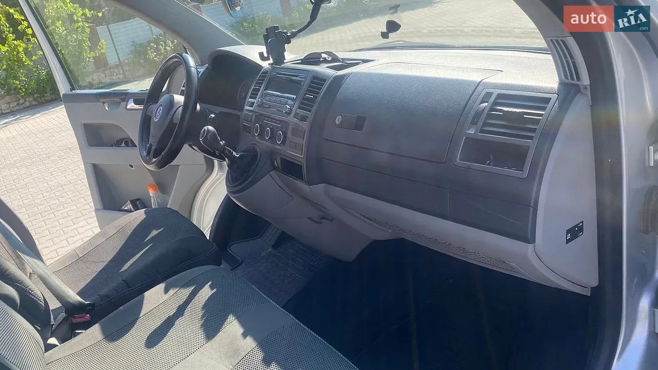 Volkswagen Caravelle 2011 photo 4