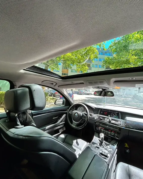 BMW 5 Series 2010 photo 2