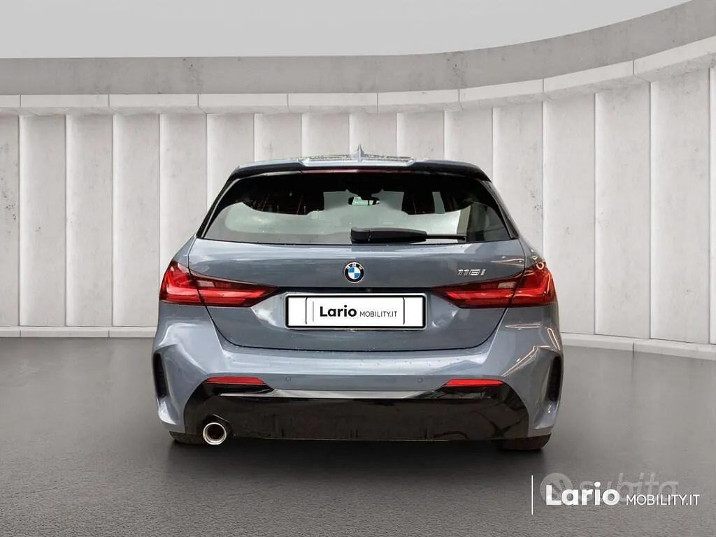 BMW 1 Series 2022 photo 2