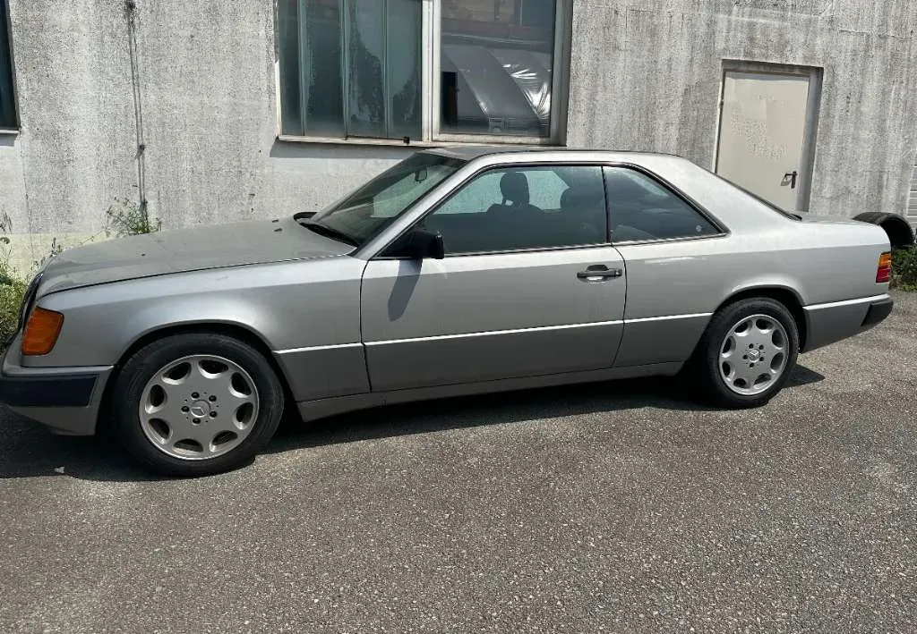 Mercedes-Benz 230 Ce 1987 photo 2