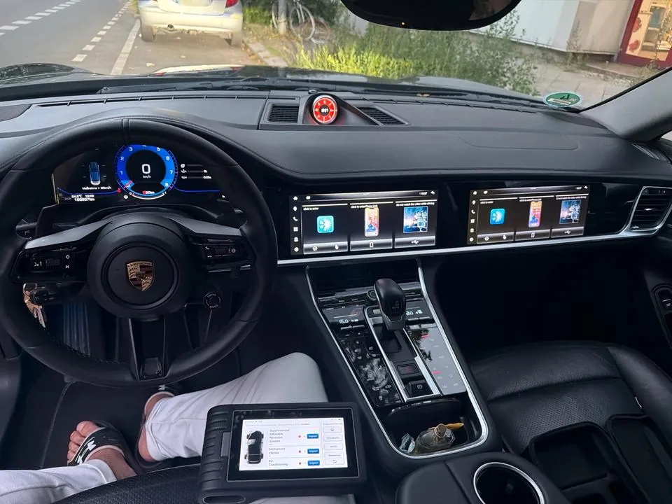 Porsche Panamera 4