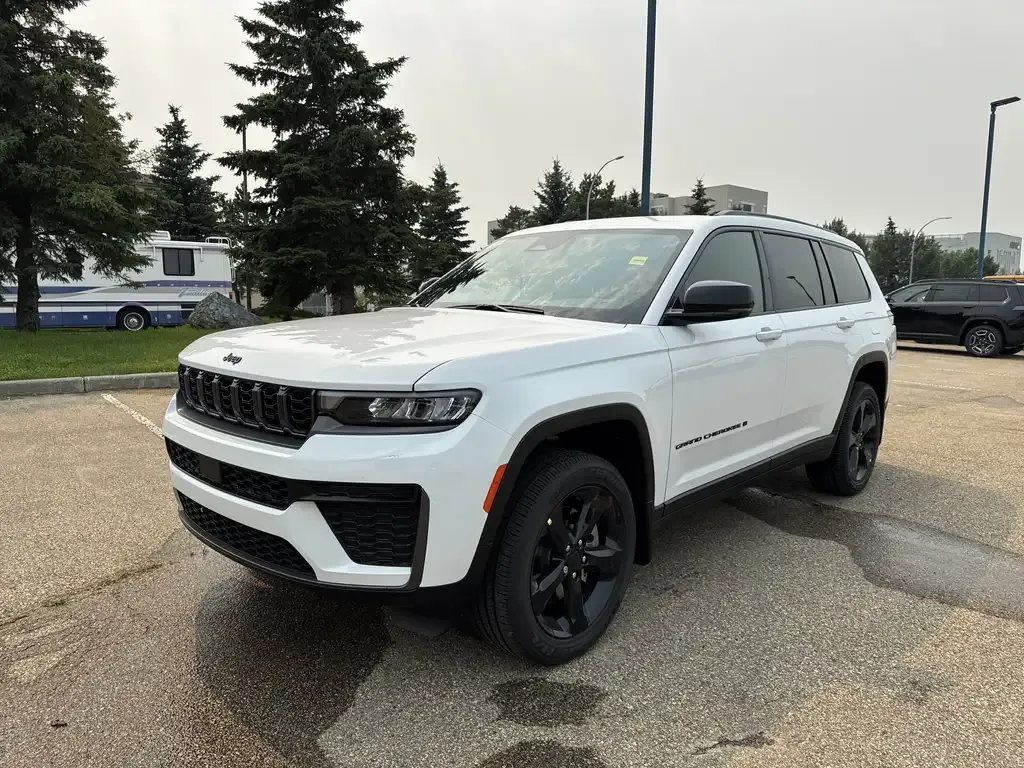 Jeep Grand Cherokee 2026 photo 3