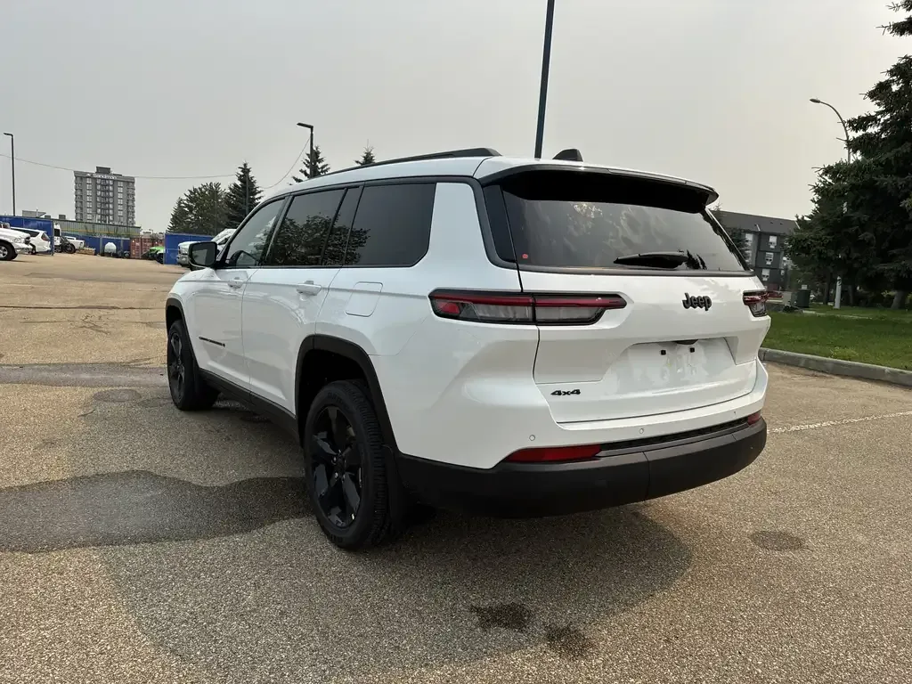 Jeep Grand Cherokee 2026 photo 5