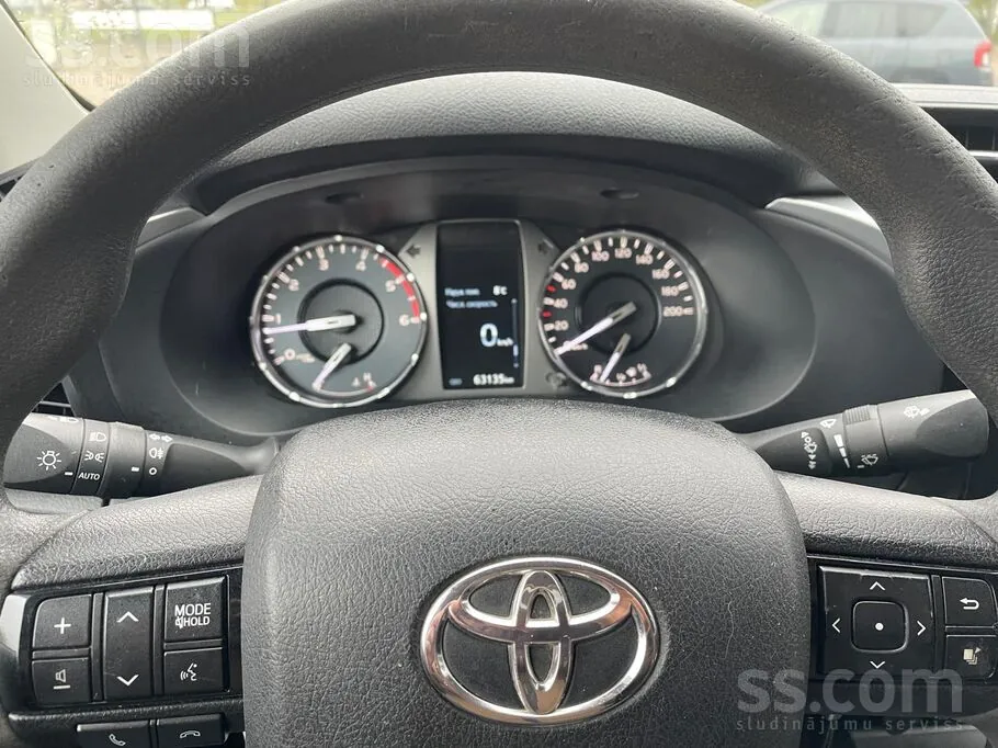 Toyota Hilux 2021 photo 4
