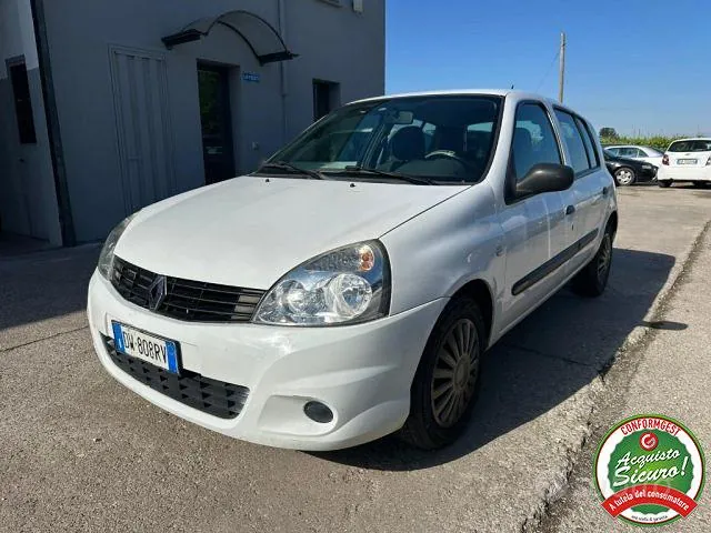 Renault Clio 2010 photo 4