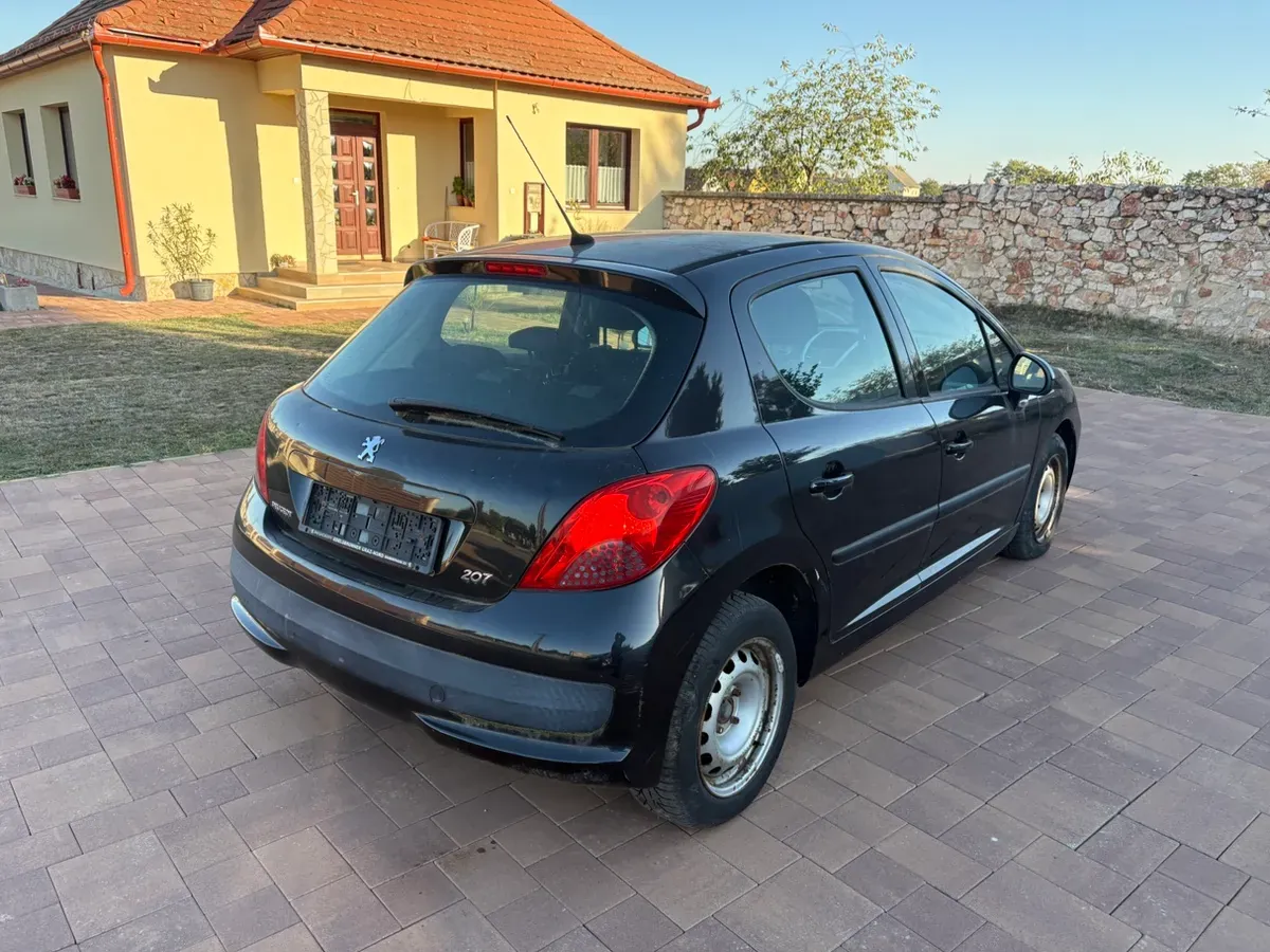 Peugeot 207 2007 photo 3