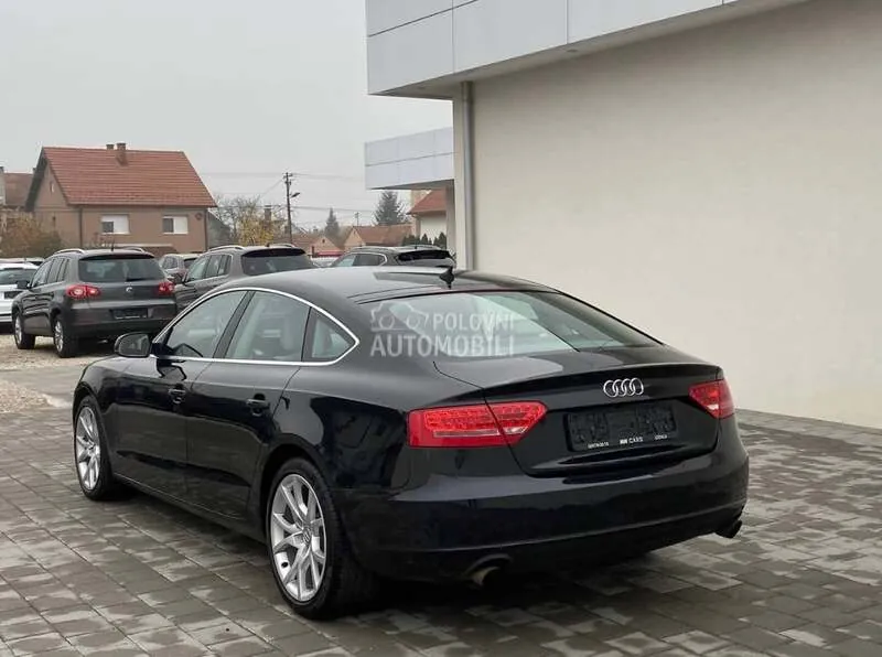Audi A5 2010 photo 2