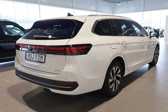Volkswagen Passat 2025 photo 5