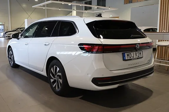 Volkswagen Passat 2025 photo 3