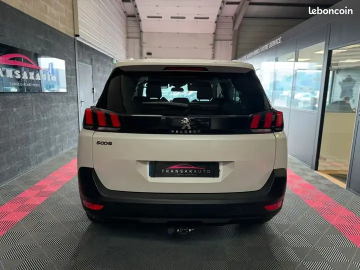 Peugeot 5008 2017 photo 3