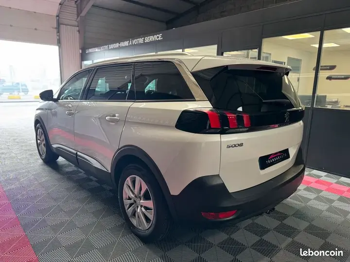 Peugeot 5008 2017 photo 4