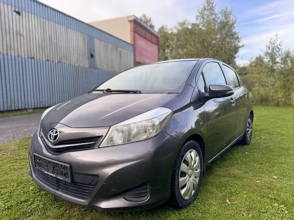 Toyota Yaris 2012 photo 2