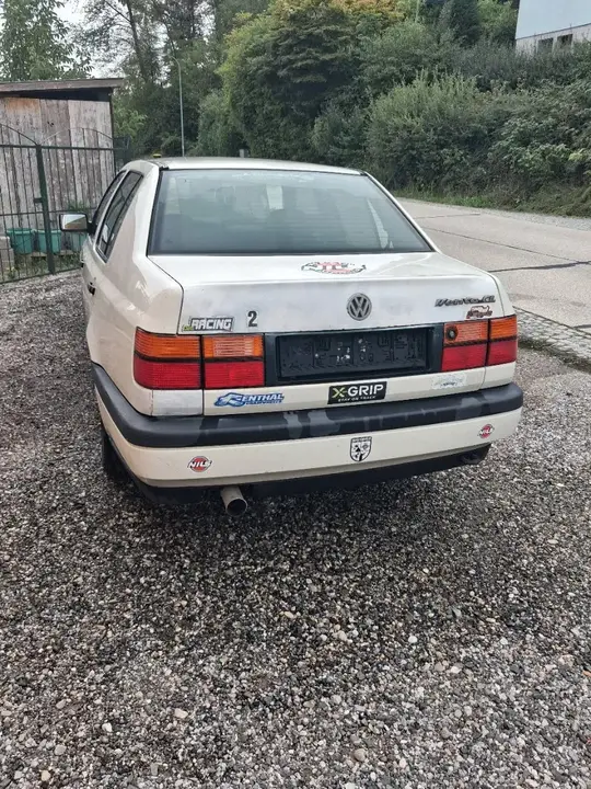Volkswagen Vento 1994 photo 3