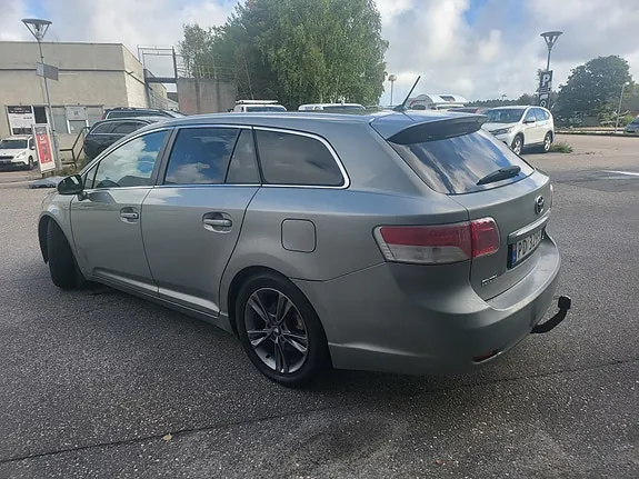 Toyota Avensis 2010 photo 4