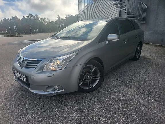 Toyota Avensis 2010 photo 2